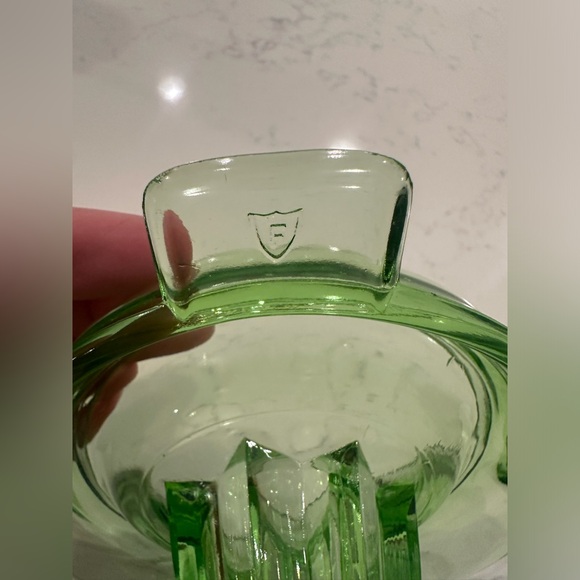 VTG 1930s Federal Glass Green Depression Reamer Juicer Vaseline Uranium GLOWS - Picture 6 of 8